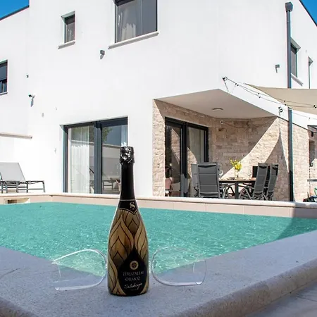 Casa Bella In Barbariga, Istria Peroj