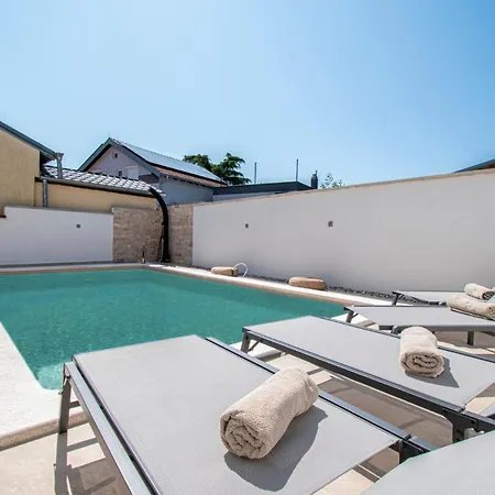 Villa Casa Bella In Barbariga, Istria By Istrabook *