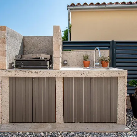 Villa Casa Bella In Barbariga, Istria By Istrabook