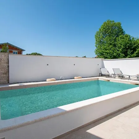 Villa Casa Bella In Barbariga, Istria By Istrabook *
